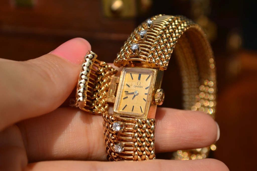 OMEGA VINTAGE LADYMATIC COLLECTION JEWELLERY WATCHES_4 1973