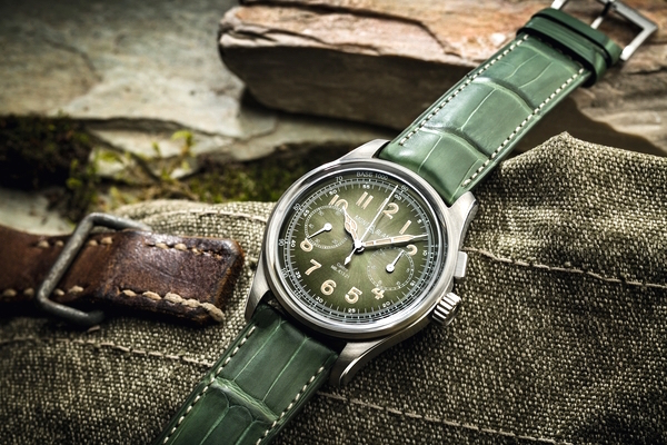 Montblanc green dial vintage watch is a monopusher. Priced at 28,000 Euros the green dial Montblanc monopusher will be made limited to 100 watches